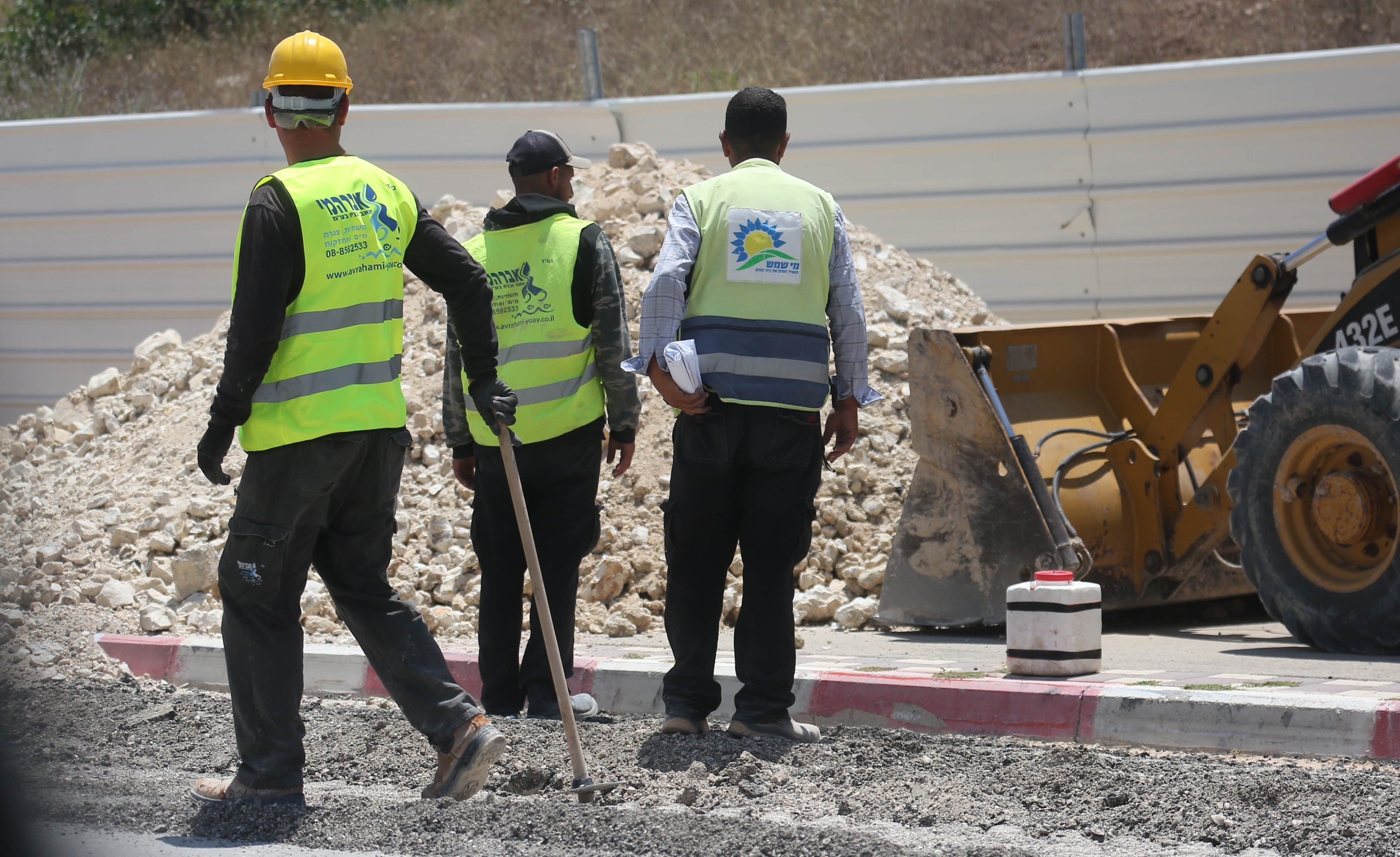 פרויקט הנחת קו מים וניפוץ קו ביוב ברח' הארבל 